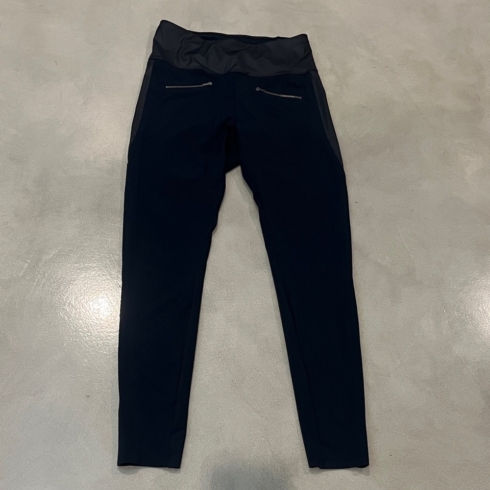 ADAY Black Leggings with Zipper Pockets